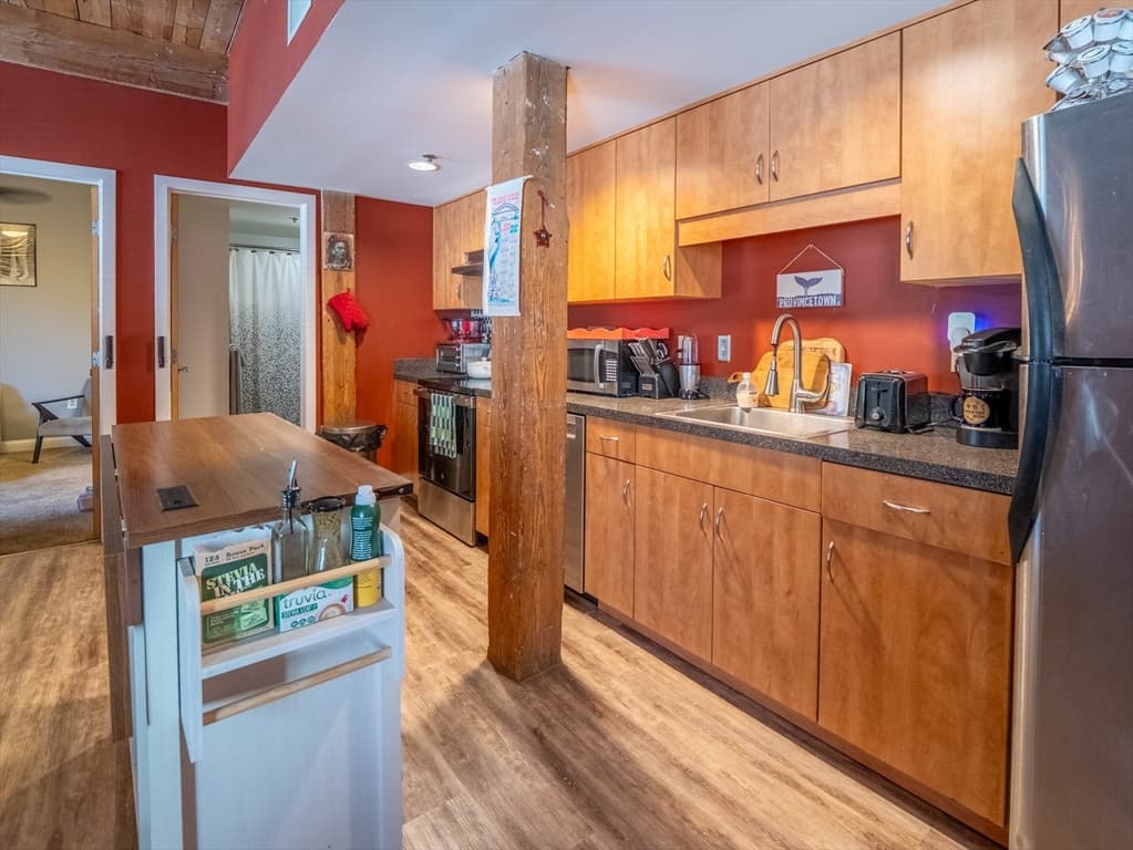 147 Centre St # 105, Brockton MA 02301