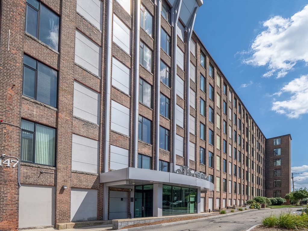 Condominium at 147 Centre St # 105, Brockton MA 02301, Brockton, photo 18 of 19