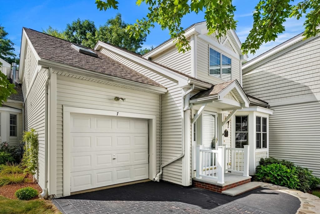Condominium at 7 Hartswood Drive # 41, Haverhill MA 01830, Haverhill, photo 2 of 18