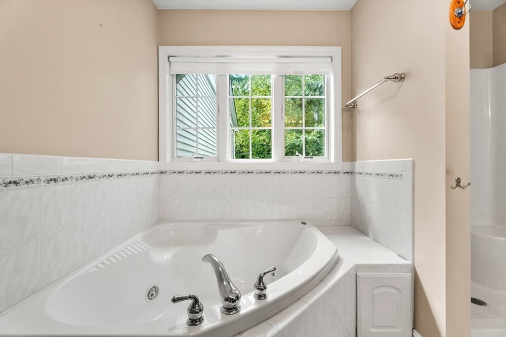 Condominium at 7 Hartswood Drive # 41, Haverhill MA 01830, Haverhill, photo 28 of 40