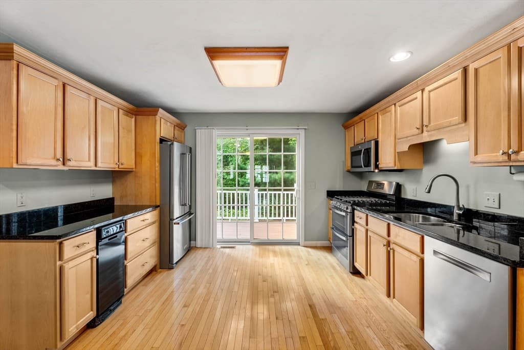 Condominium at 7 Hartswood Drive # 41, Haverhill MA 01830, Haverhill, photo 9 of 18
