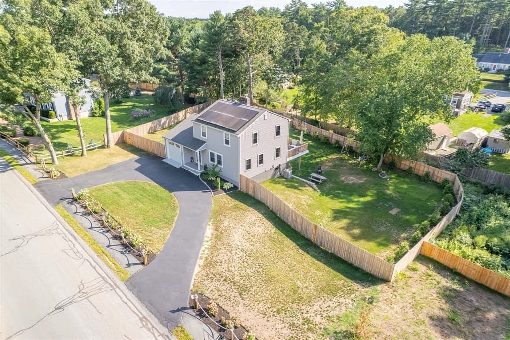 11 Tall Pines, Plymouth MA 02360