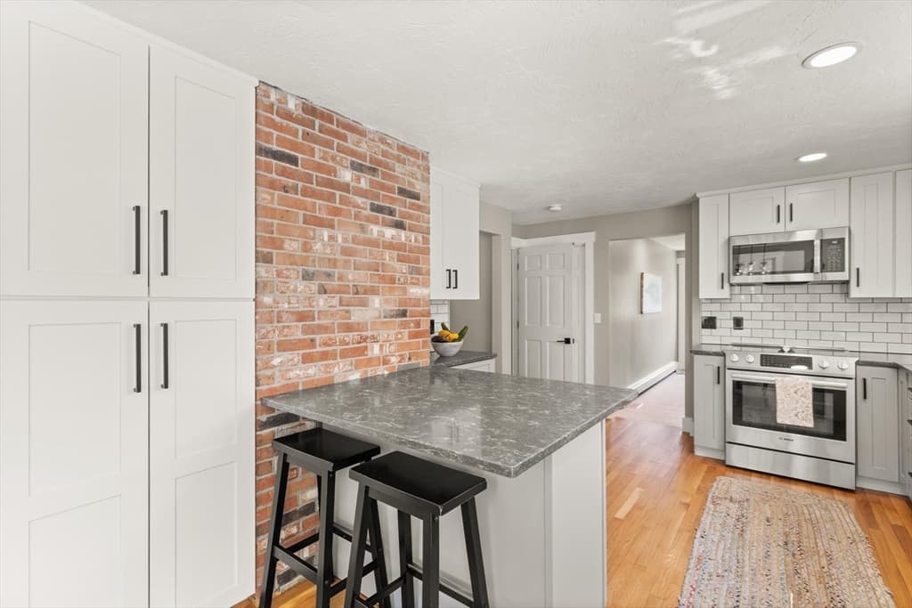 Single Family Residence at 11 Tall Pines, Plymouth MA 02360, Plymouth, photo 5 of 31