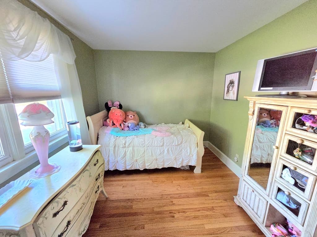 Single Family Residence at 1015 Madison St, Fall River MA 02720, Fall River, photo 27 of 42