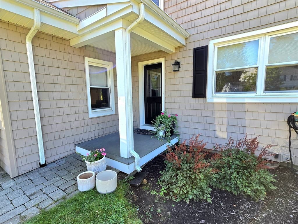 Single Family Residence at 1015 Madison St, Fall River MA 02720, Fall River, photo 36 of 42