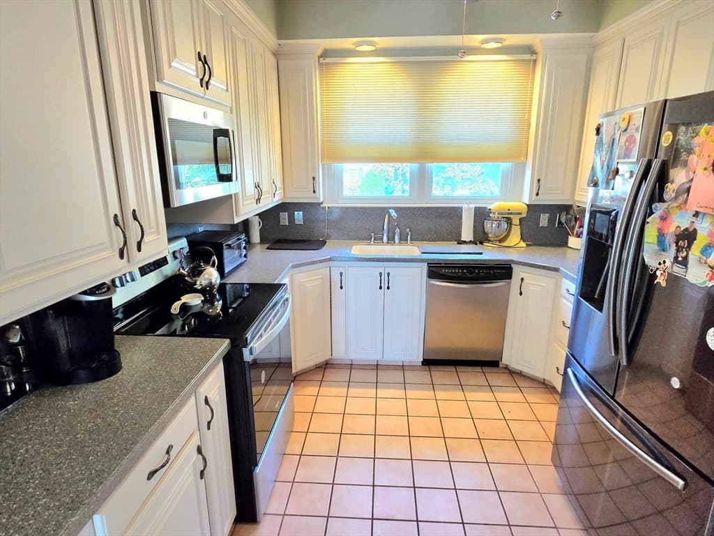 Single Family Residence at 1015 Madison St, Fall River MA 02720, Fall River, photo 19 of 42