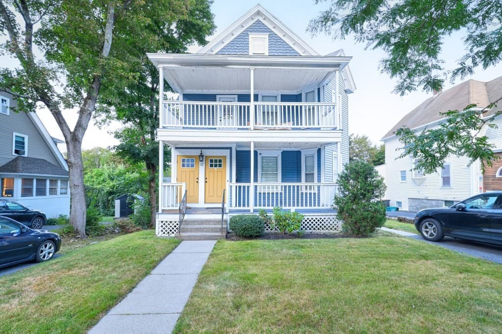 12 Richmond Ave, Worcester MA 01602
