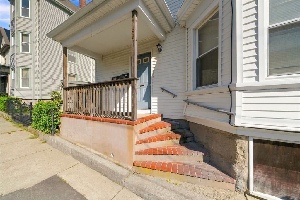 3 Family at 99 Hazard St, New Bedford MA 02740, New Bedford, photo 3 of 38