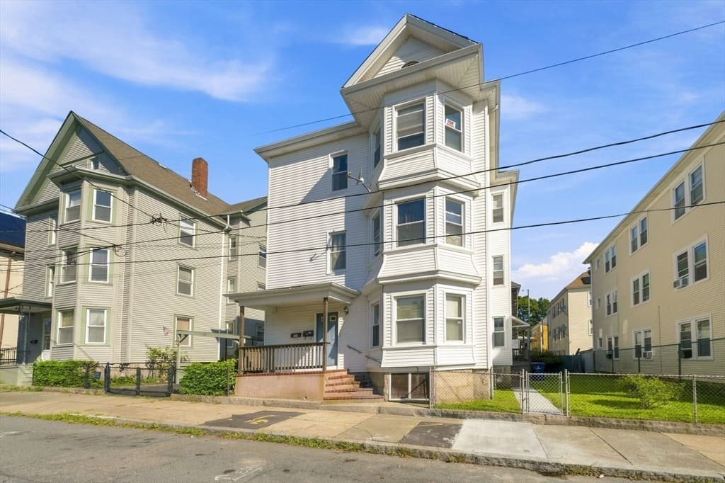 99 Hazard St, New Bedford MA 02740