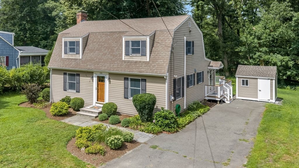 Single Family Residence at 135 Linebrook Rd, Ipswich MA 01938, Ipswich, photo 2 of 42