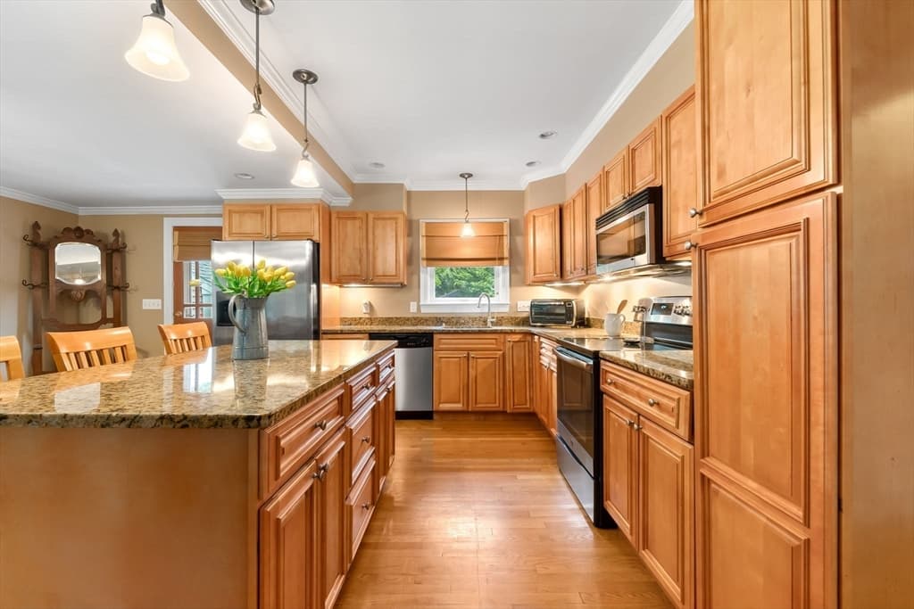 Single Family Residence at 135 Linebrook Rd, Ipswich MA 01938, Ipswich, photo 6 of 42