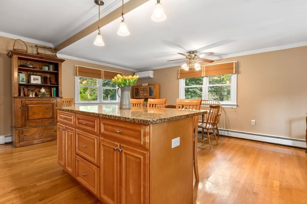 Single Family Residence at 135 Linebrook Rd, Ipswich MA 01938, Ipswich, photo 7 of 42