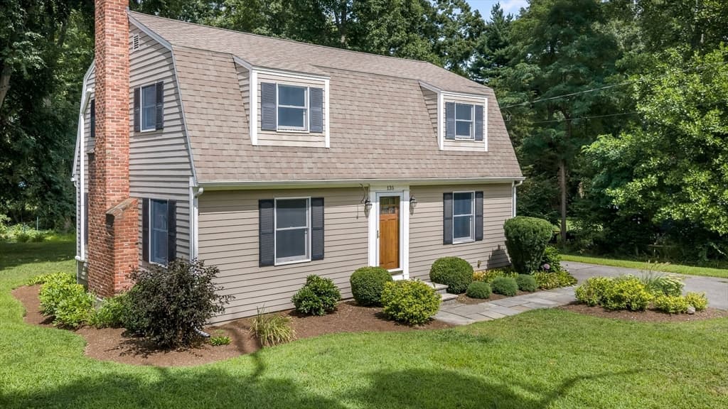 Single Family Residence at 135 Linebrook Rd, Ipswich MA 01938, Ipswich, photo 3 of 42