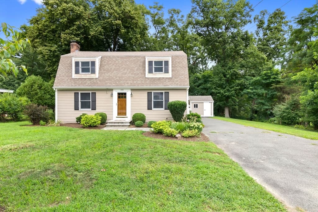135 Linebrook Rd, Ipswich MA 01938