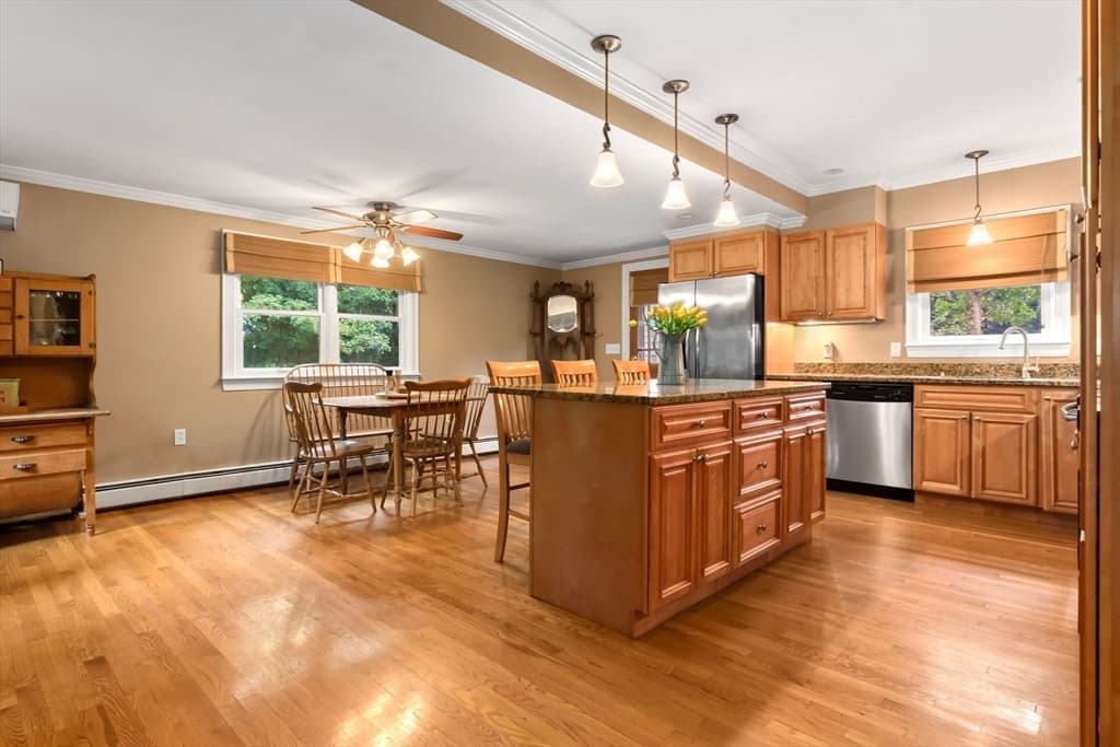 Single Family Residence at 135 Linebrook Rd, Ipswich MA 01938, Ipswich, photo 9 of 42