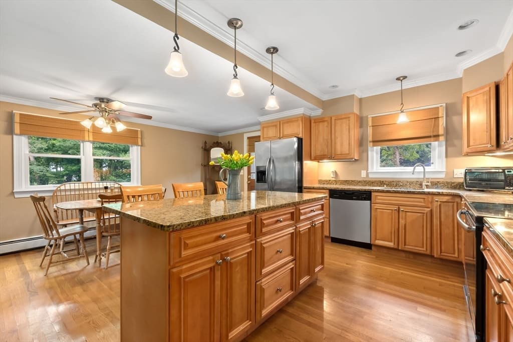 Single Family Residence at 135 Linebrook Rd, Ipswich MA 01938, Ipswich, photo 8 of 42