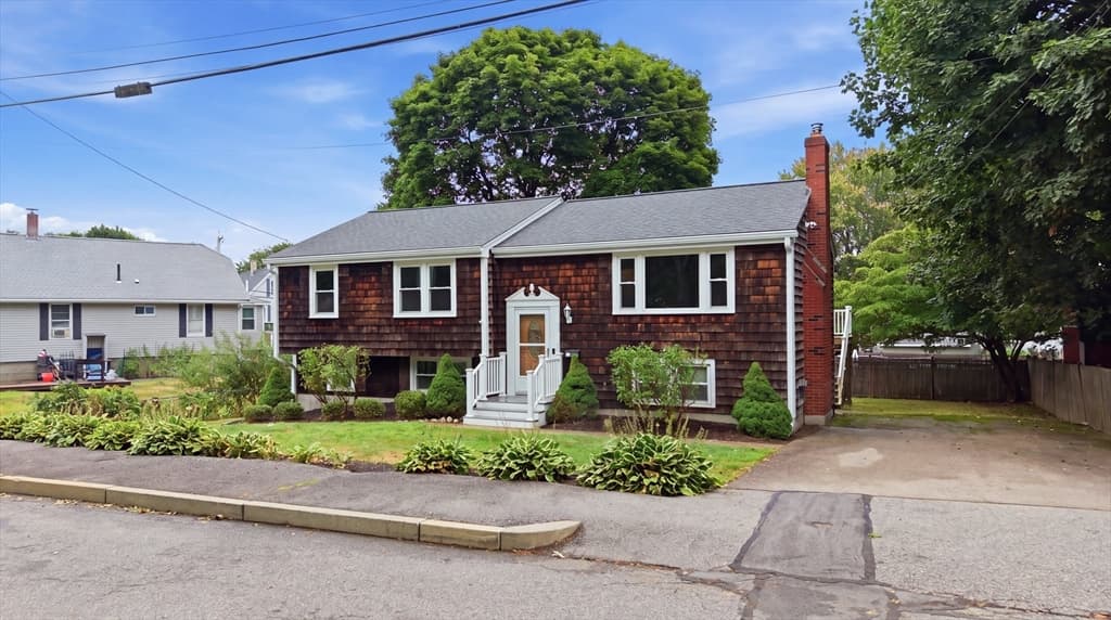 Single Family Residence at 203 Hobart St, Braintree MA 02184, Braintree, photo 2 of 40