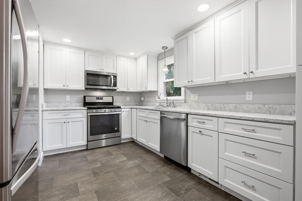 Single Family Residence at 203 Hobart St, Braintree MA 02184, Braintree, photo 11 of 40