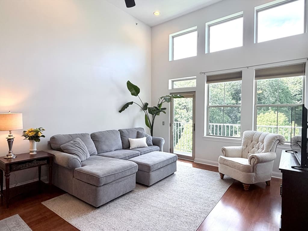 4 Harvest Dr # 323, North Andover MA 01845