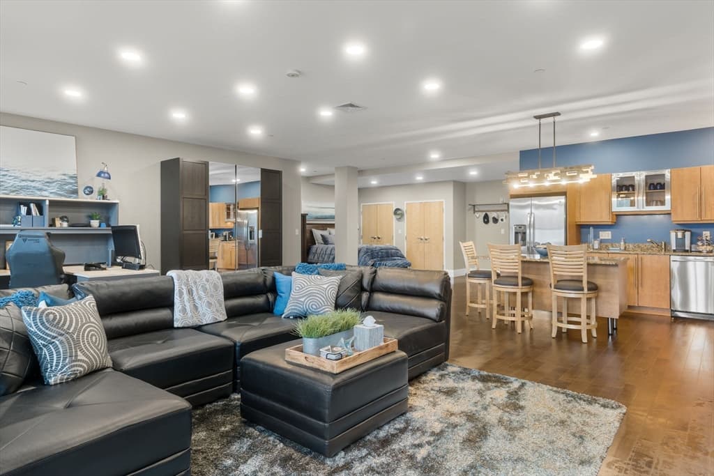 Condominium at 10 Ocean Ave # 109, Revere MA 02151, Revere, photo 12 of 21