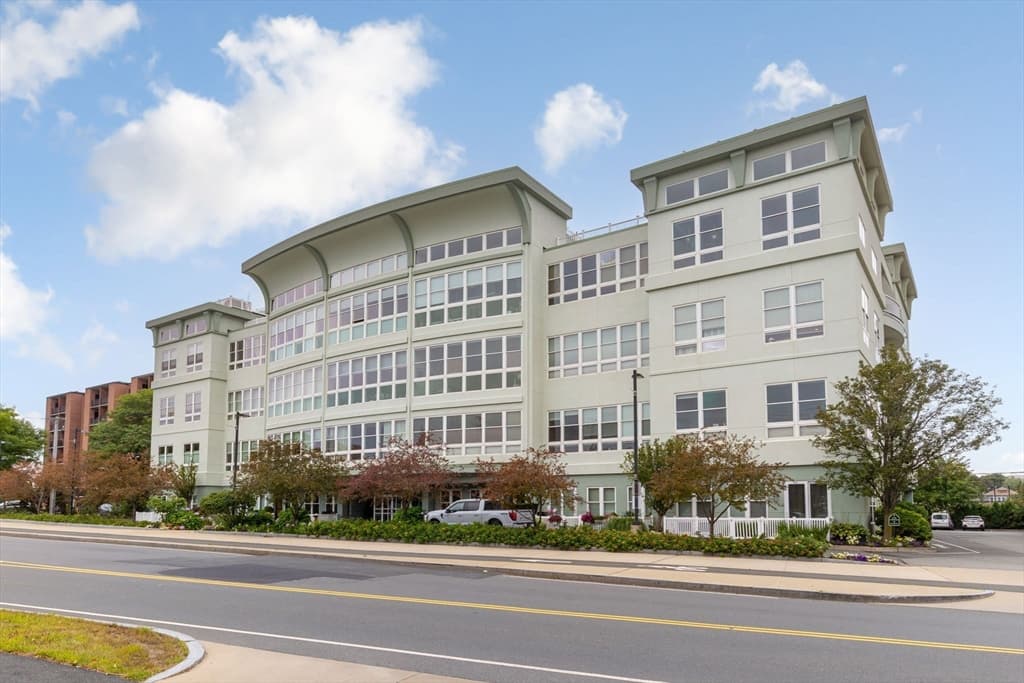 Condominium at 10 Ocean Ave # 109, Revere MA 02151, Revere, photo 20 of 21