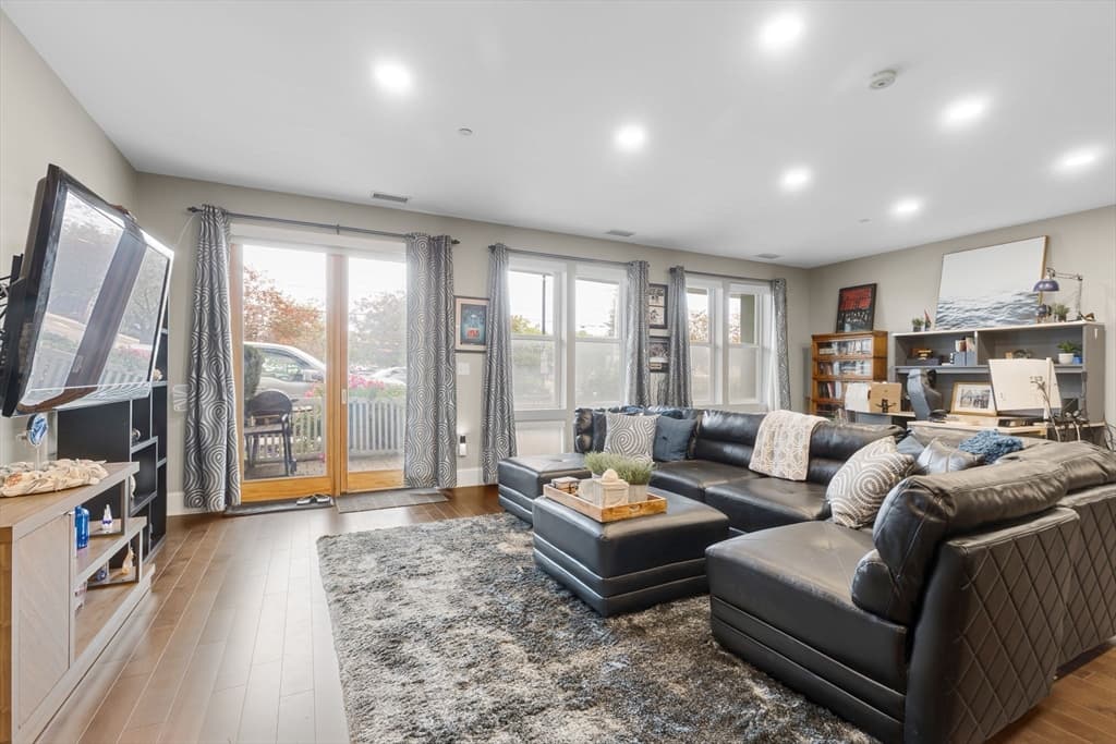 Condominium at 10 Ocean Ave # 109, Revere MA 02151, Revere, photo 8 of 21