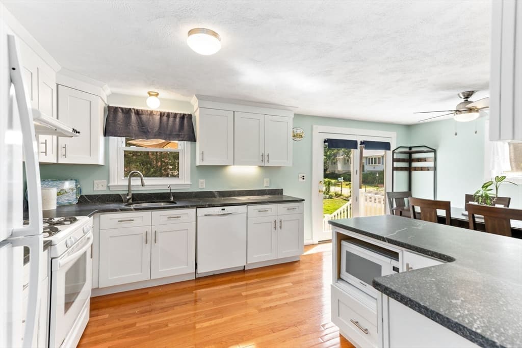 Single Family Residence at 8 Green St, Billerica MA 01821, Billerica, photo 6 of 28