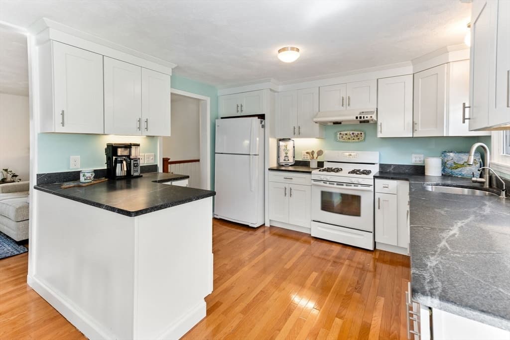 Single Family Residence at 8 Green St, Billerica MA 01821, Billerica, photo 5 of 28