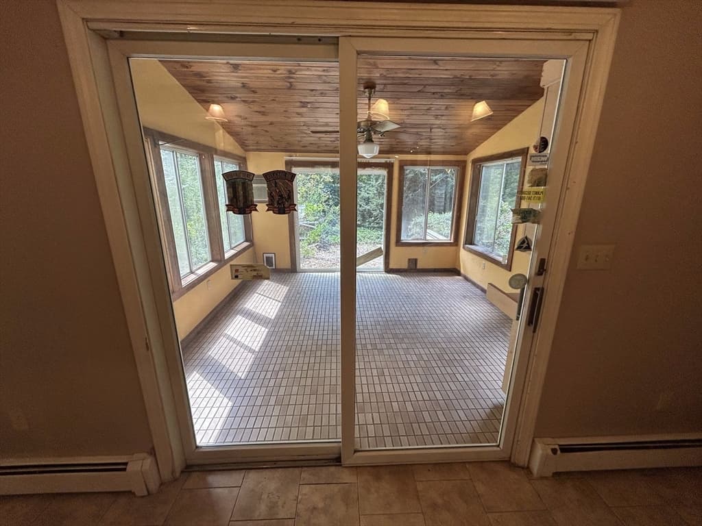 Single Family Residence at 55 Fairway Ln, Foxboro MA 02035, Foxboro, photo 5 of 27