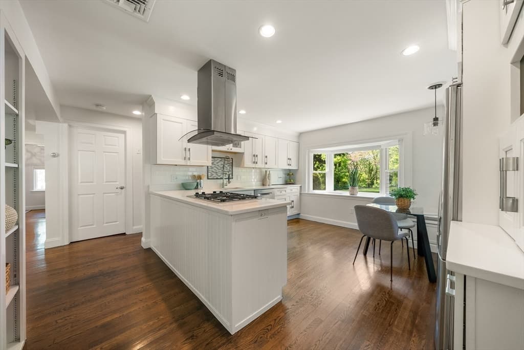 Single Family Residence at 129 Dover Road, Westwood MA 02090, Westwood, photo 5 of 41