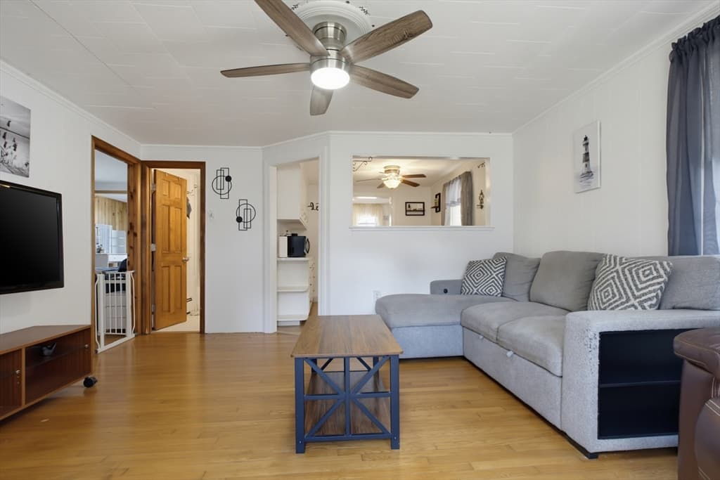 Single Family Residence at 46 W Shore Rd, Holbrook MA 02343, Holbrook, photo 5 of 23
