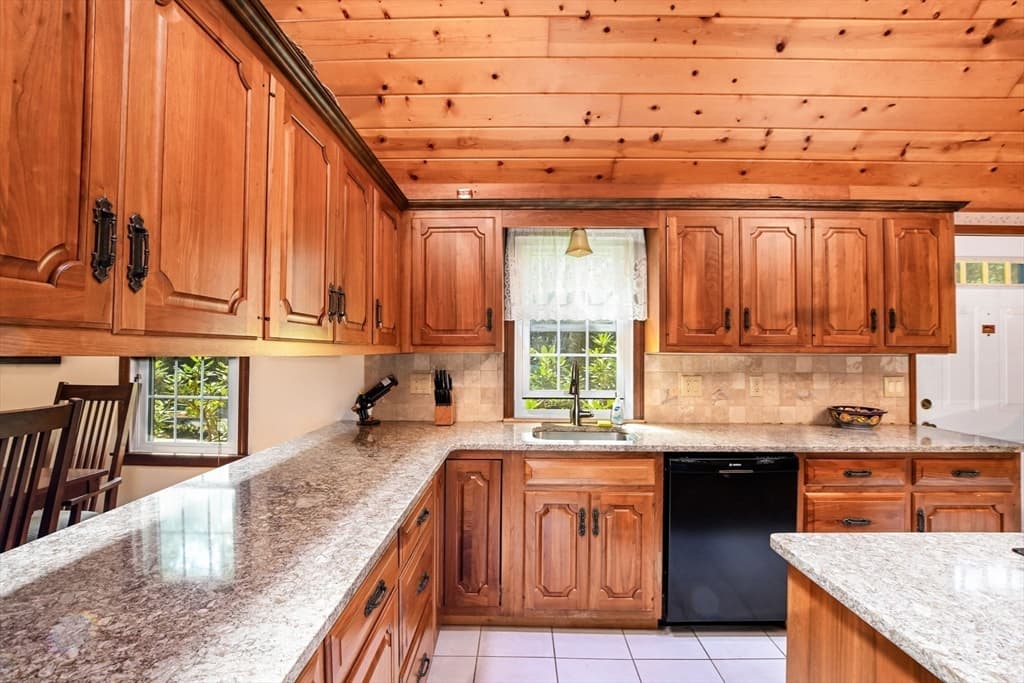 Single Family Residence at 7 Village Drive, Sandwich MA 02537, Sandwich, photo 13 of 33
