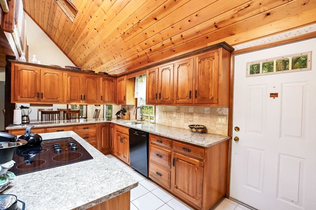Single Family Residence at 7 Village Drive, Sandwich MA 02537, Sandwich, photo 12 of 33