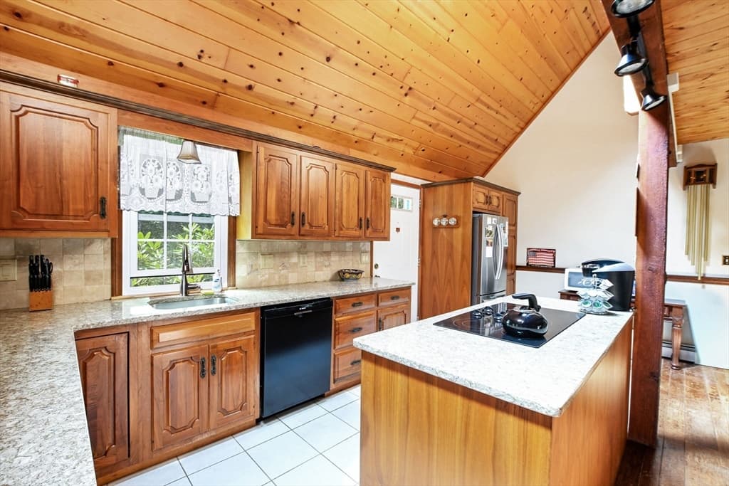 Single Family Residence at 7 Village Drive, Sandwich MA 02537, Sandwich, photo 11 of 33