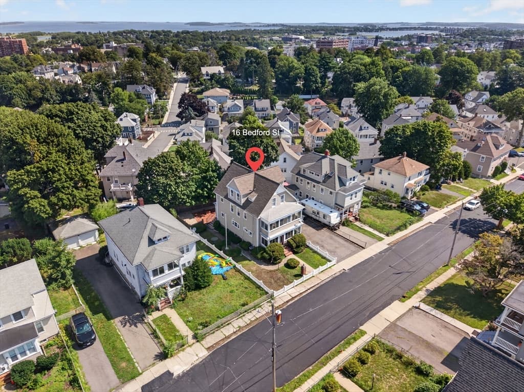 16 Bedford St, Quincy MA 02169