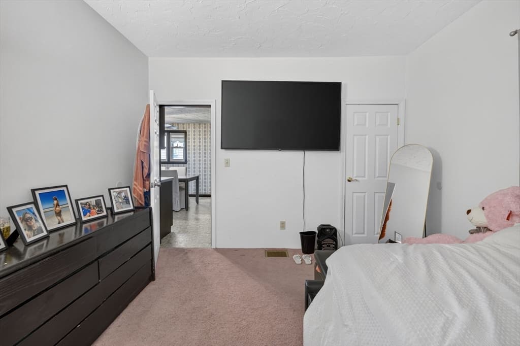 3 Family at 16 Bedford St, Quincy MA 02169, Quincy, photo 24 of 42