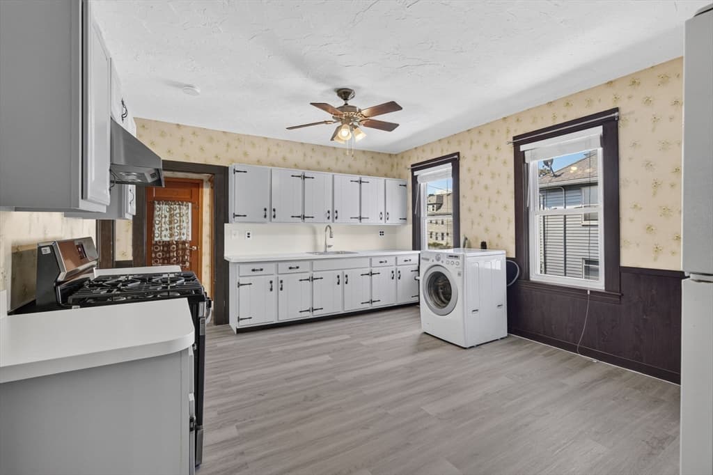 3 Family at 16 Bedford St, Quincy MA 02169, Quincy, photo 10 of 42