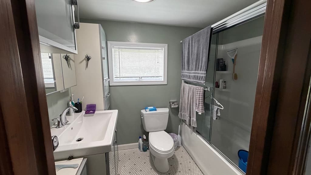 Single Family Residence at 142 W Main St, Spencer MA 01562, Spencer, photo 17 of 24