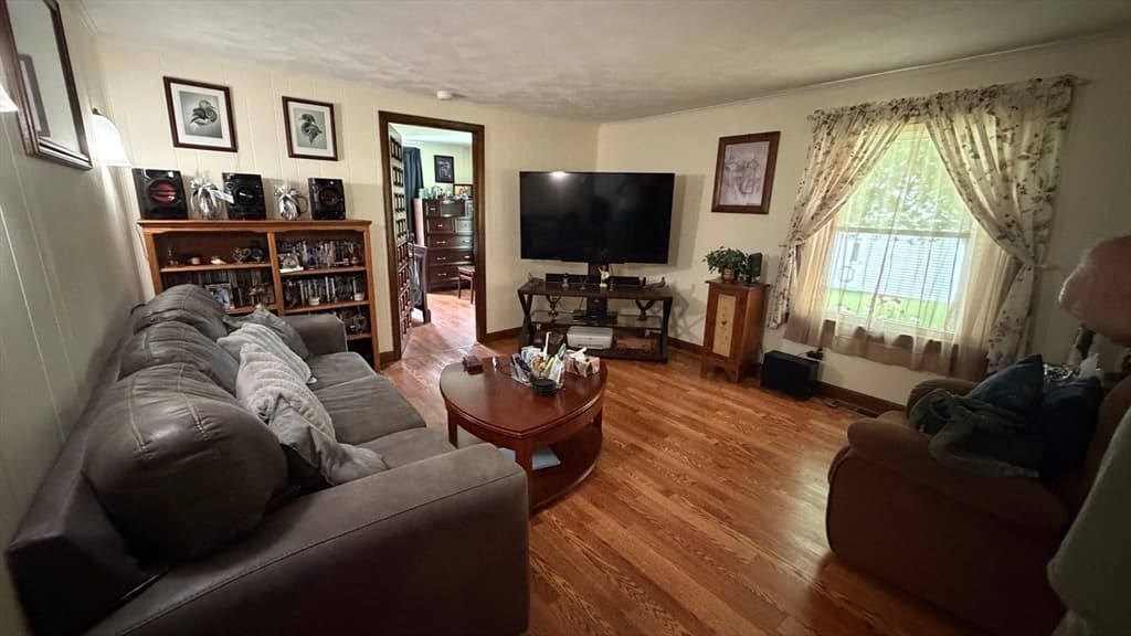 Single Family Residence at 142 W Main St, Spencer MA 01562, Spencer, photo 10 of 24