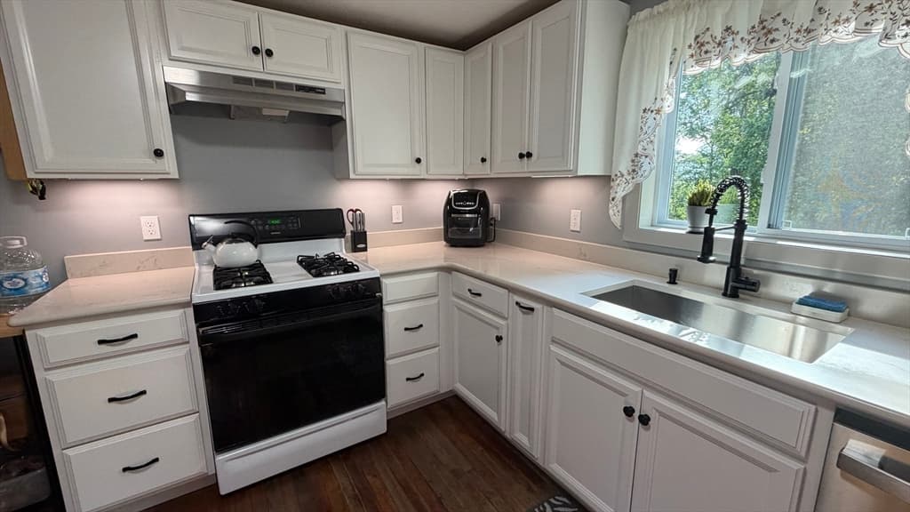 Single Family Residence at 142 W Main St, Spencer MA 01562, Spencer, photo 14 of 24