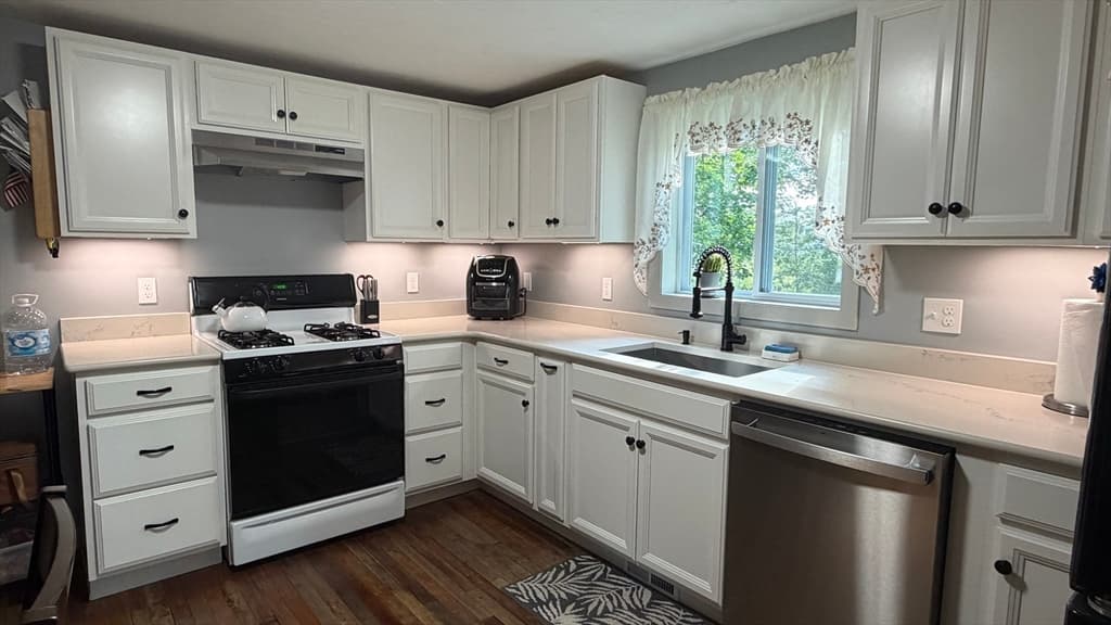 Single Family Residence at 142 W Main St, Spencer MA 01562, Spencer, photo 11 of 24