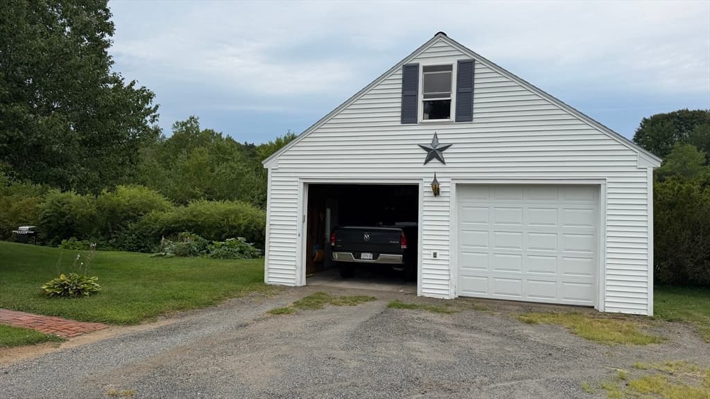 Single Family Residence at 142 W Main St, Spencer MA 01562, Spencer, photo 4 of 24