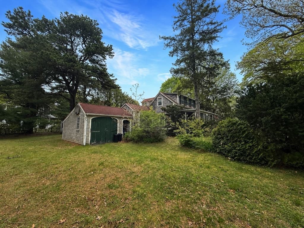 18 Nickerson Dr, Barnstable MA 02635