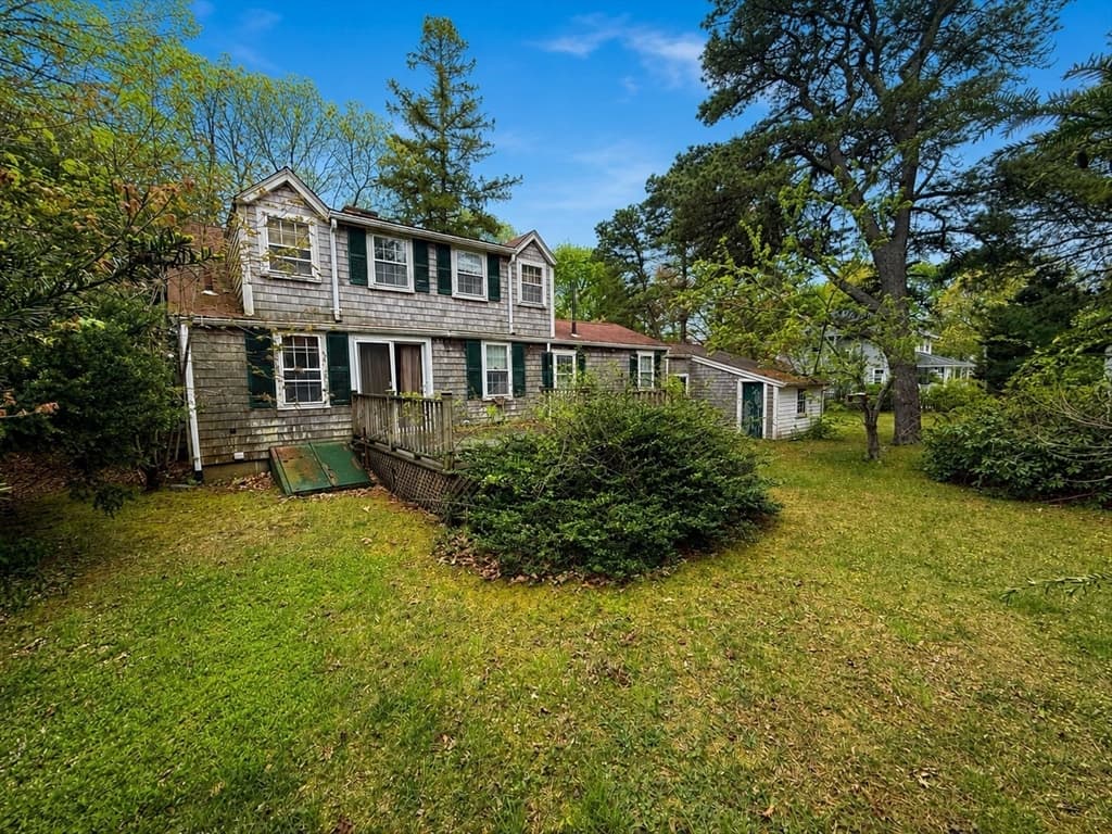 Single Family Residence at 18 Nickerson Dr, Barnstable MA 02635, Barnstable, photo 5 of 10