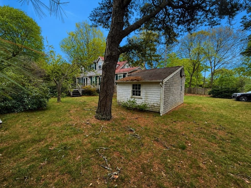 Single Family Residence at 18 Nickerson Dr, Barnstable MA 02635, Barnstable, photo 4 of 10