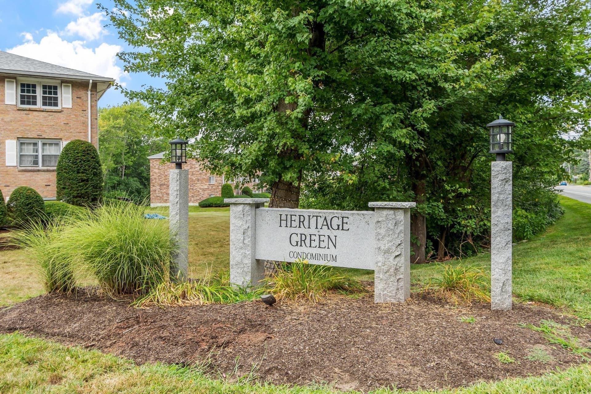 Condominium at 40 Edgelawn Ave # 3, North Andover MA 01845, photo 2 of 28