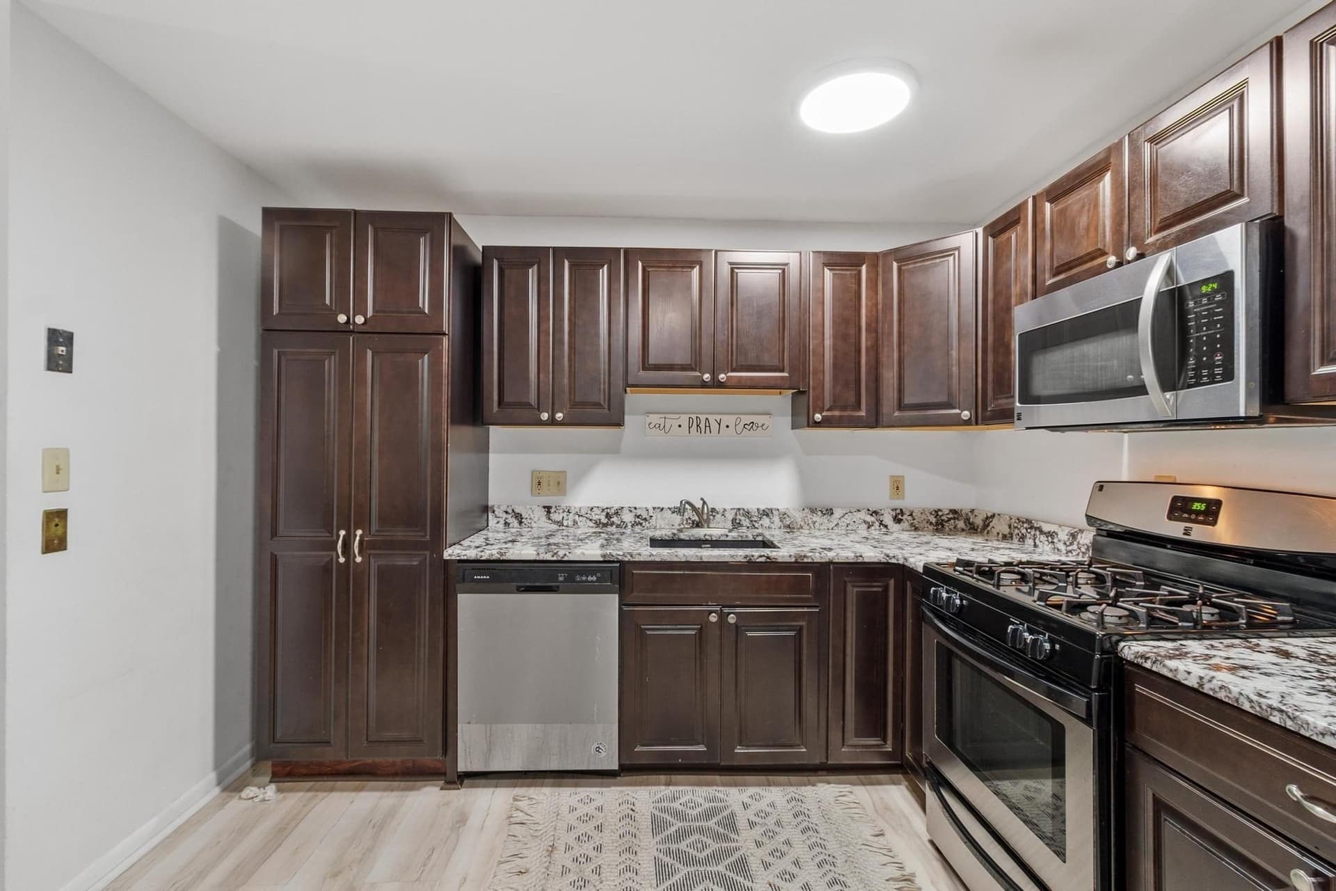 Condominium at 40 Edgelawn Ave # 3, North Andover MA 01845, photo 12 of 28