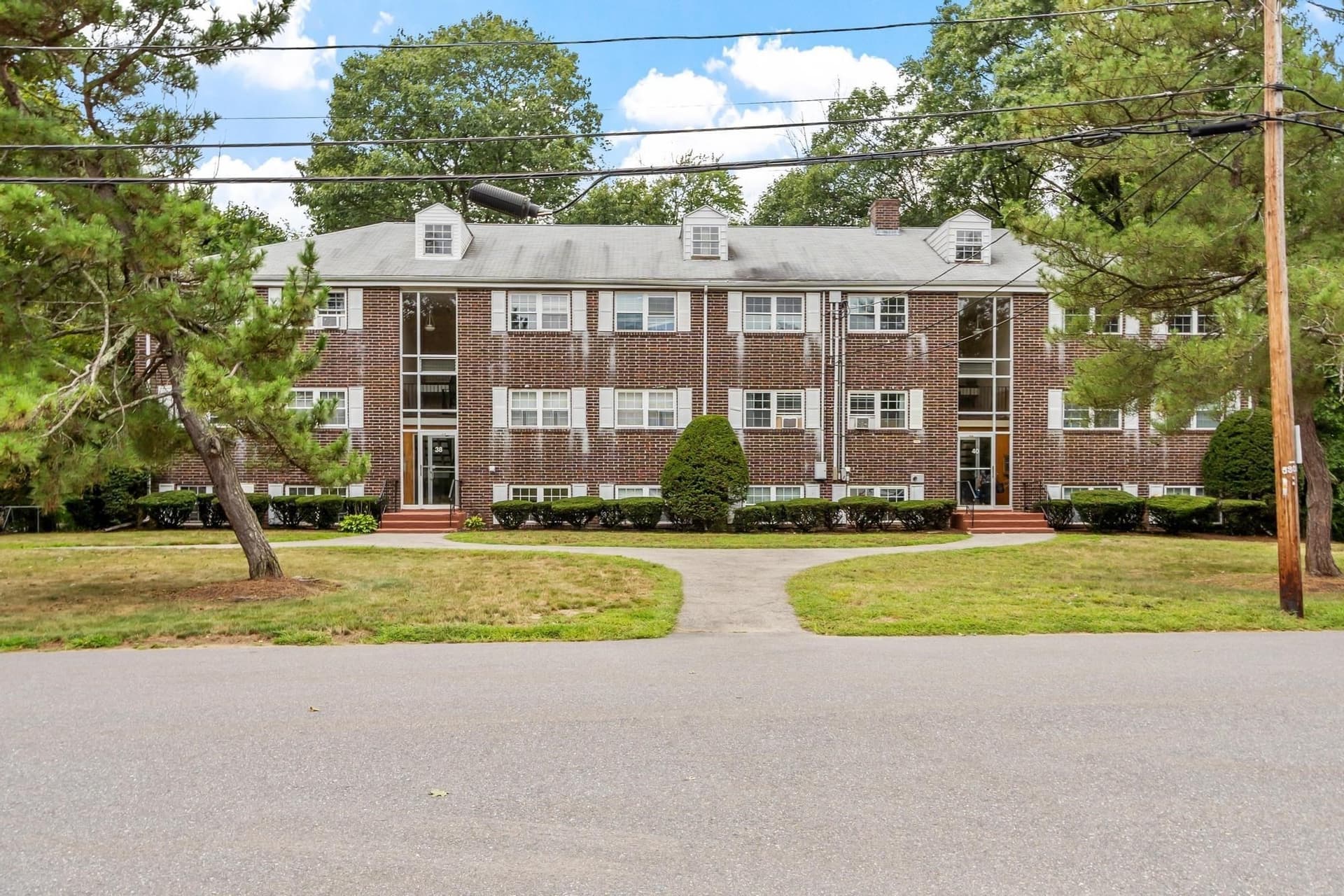 Condominium at 40 Edgelawn Ave # 3, North Andover MA 01845