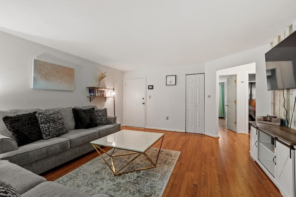 Condominium at 40 Edgelawn Ave # 3, North Andover MA 01845, North Andover, photo 8 of 27