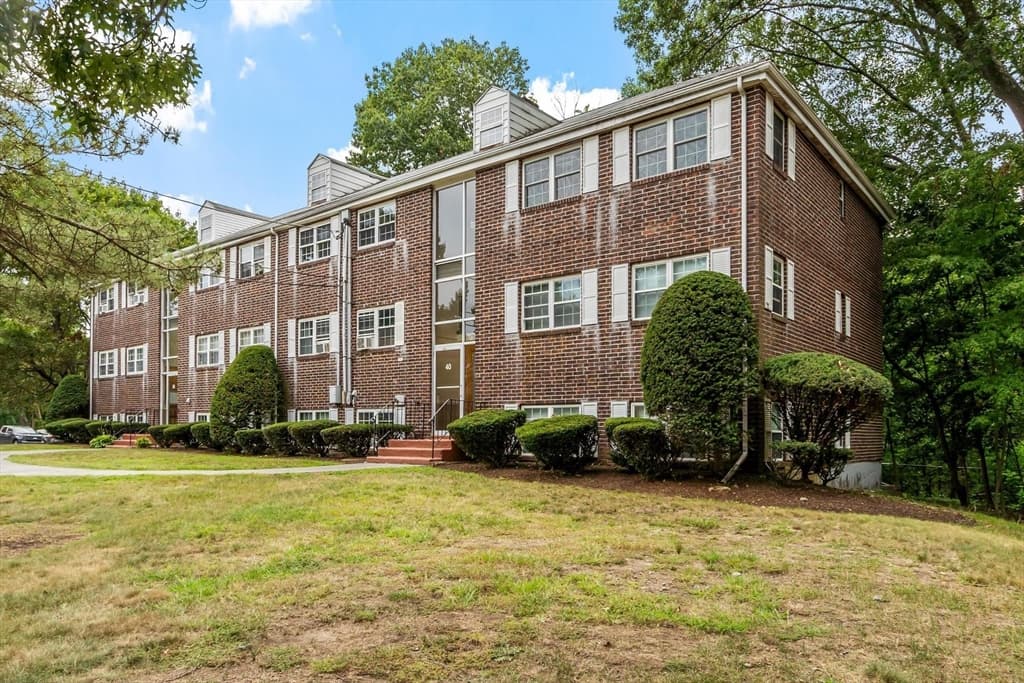Condominium at 40 Edgelawn Ave # 3, North Andover MA 01845, North Andover, photo 25 of 27